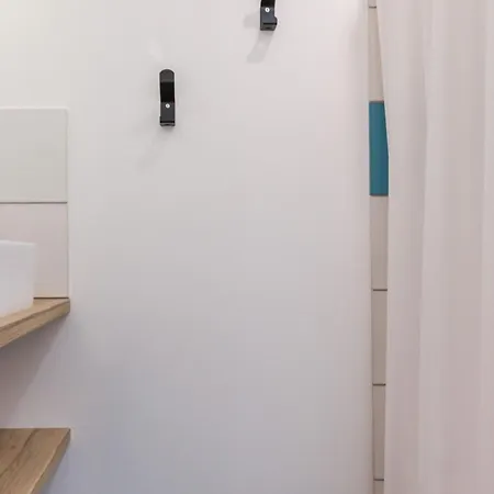 Maison Calme, Rénovée, Proche – 3 Chambres, Terrasses, Jardin, Pétanque, Stationnement Privé - Fr-1-306-1208 * Clisson